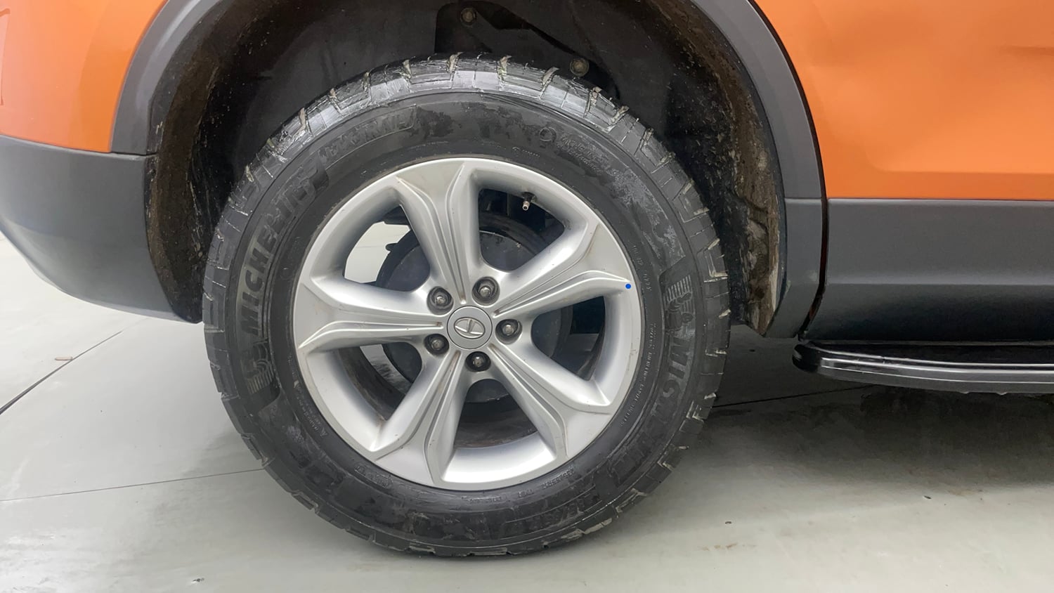 Used 2019 Tata Harrier XZ Diesel Manual tyres RIGHT REAR TYRE RIM VIEW