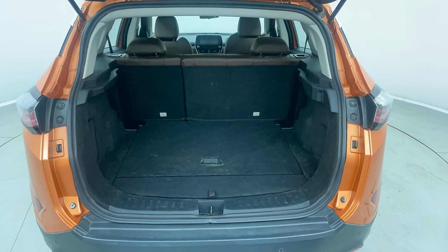 Used 2019 Tata Harrier XZ Diesel Manual interior DICKY INSIDE VIEW