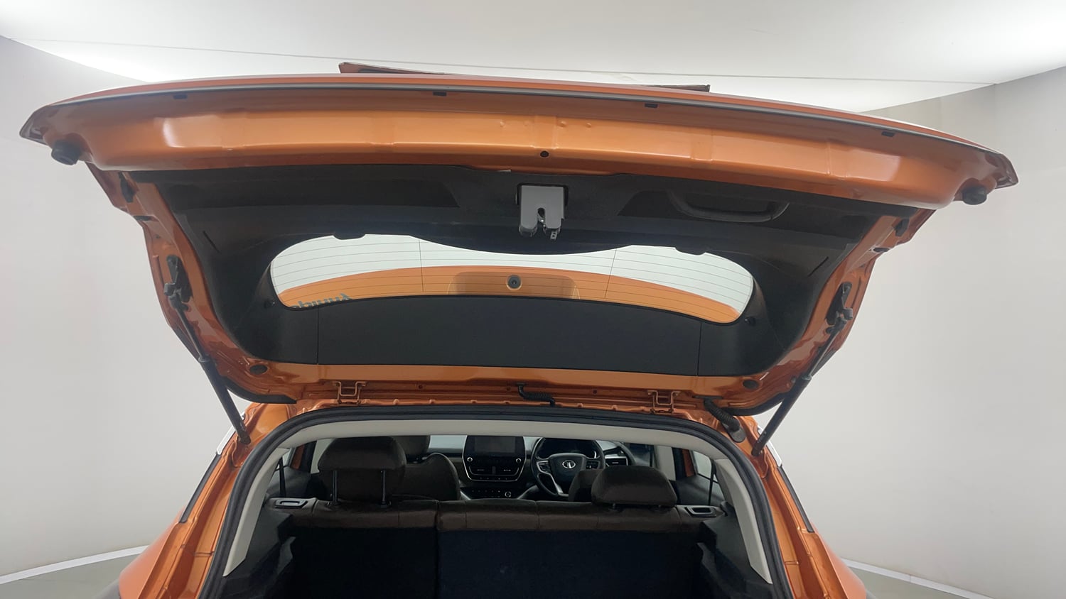 Used 2019 Tata Harrier XZ Diesel Manual interior DICKY DOOR OPEN VIEW
