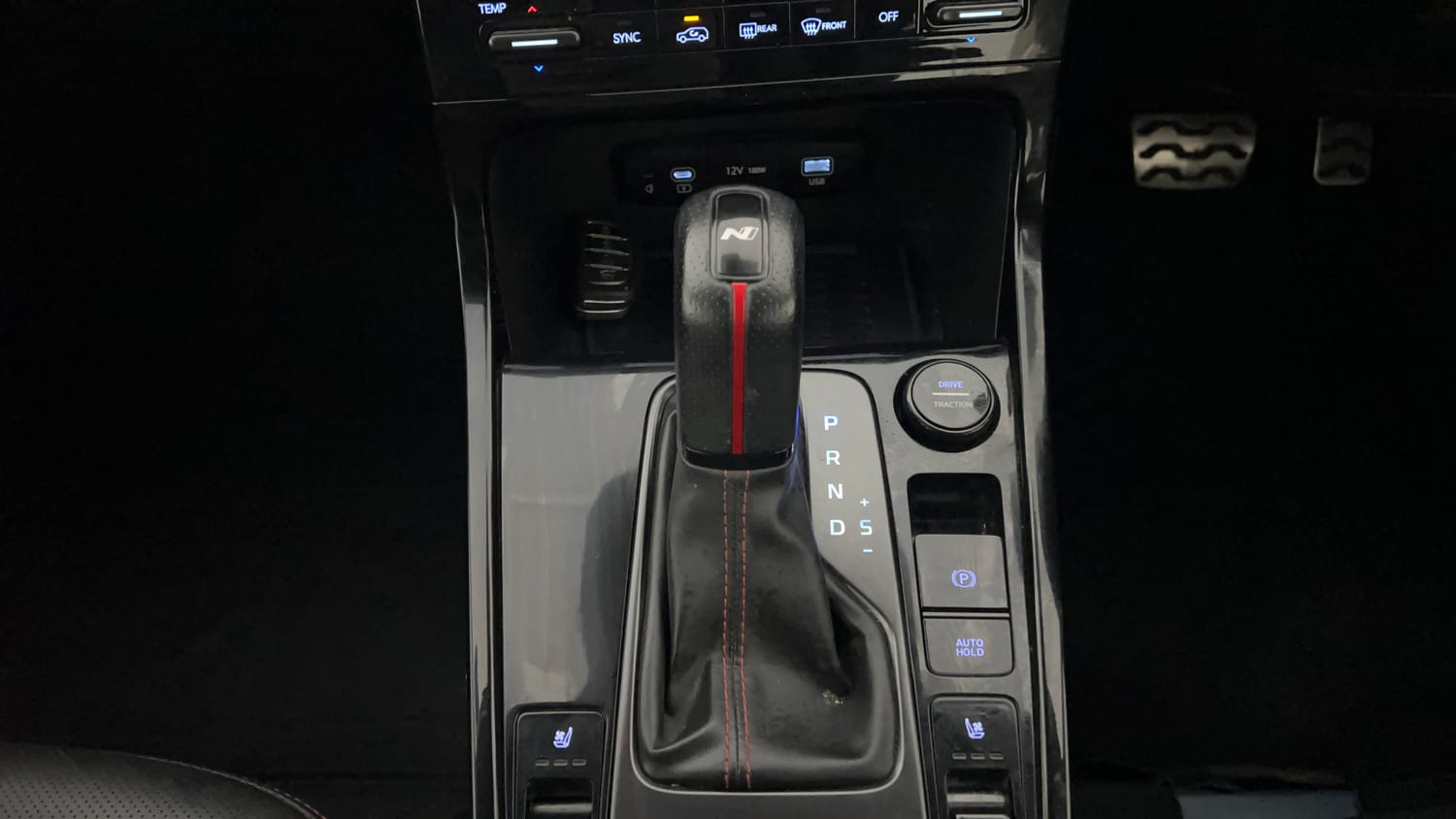 Used 2025 Hyundai Creta N-Line N10 1.5 Turbo DCT Dual Tone Petrol Automatic interior GEAR  KNOB VIEW
