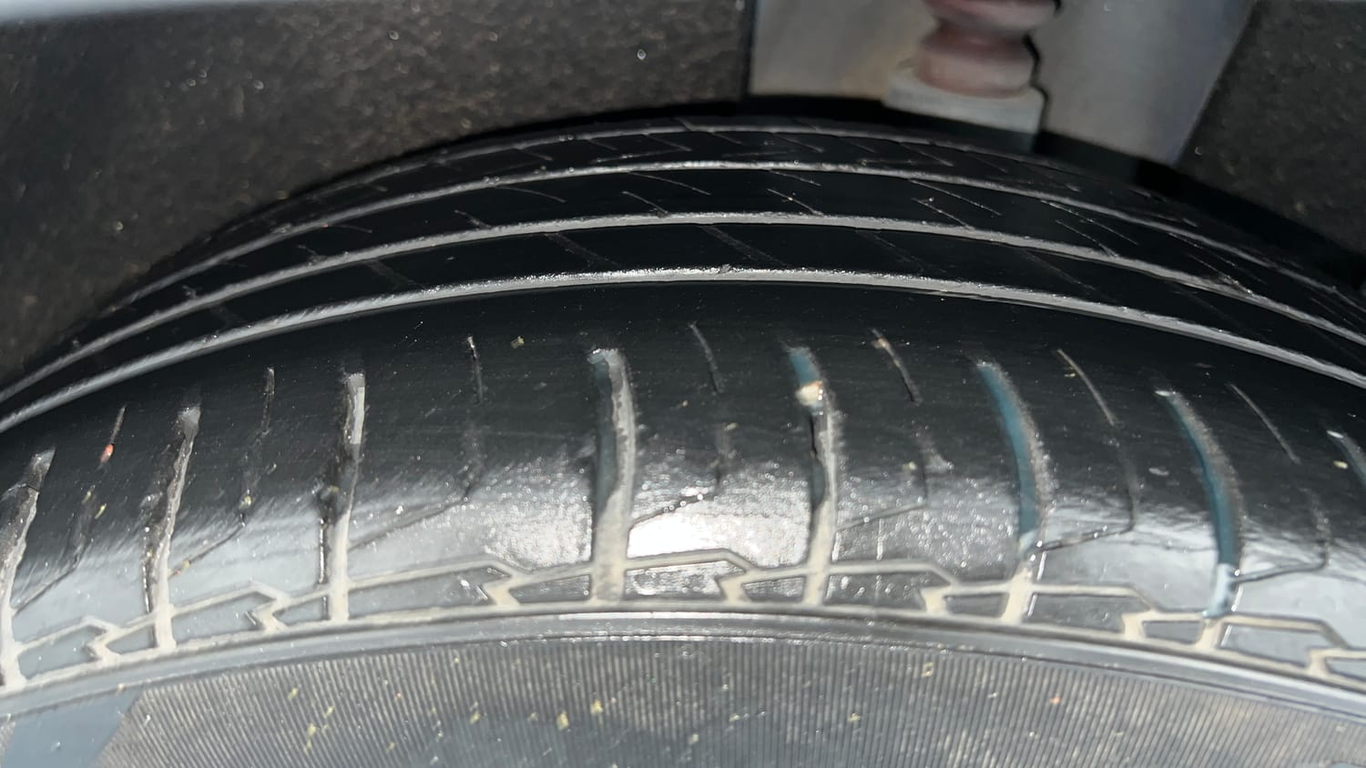 Used 2025 Hyundai Creta N-Line N10 1.5 Turbo DCT Dual Tone Petrol Automatic tyres LEFT REAR TYRE TREAD VIEW