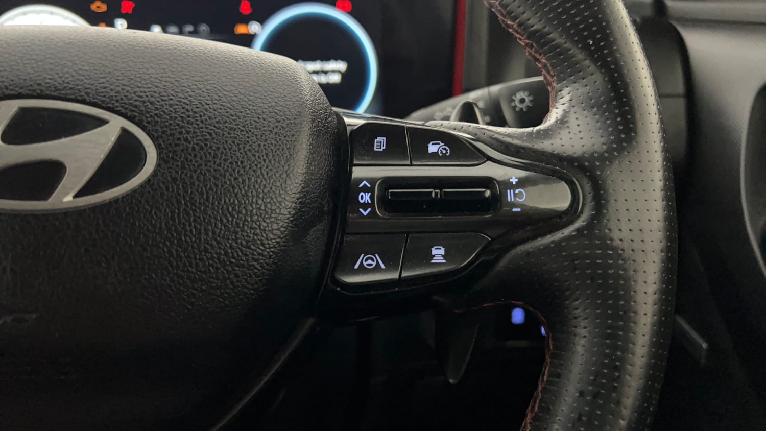 Used 2025 Hyundai Creta N-Line N10 1.5 Turbo DCT Dual Tone Petrol Automatic top_features Cruise control