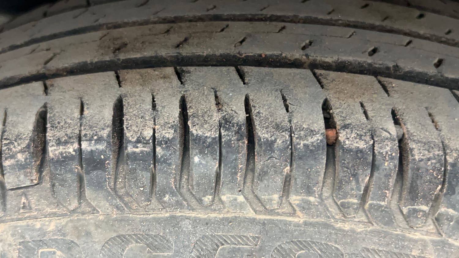 Used 2022 Maruti Suzuki Swift VXi Petrol Manual tyres RIGHT REAR TYRE TREAD VIEW