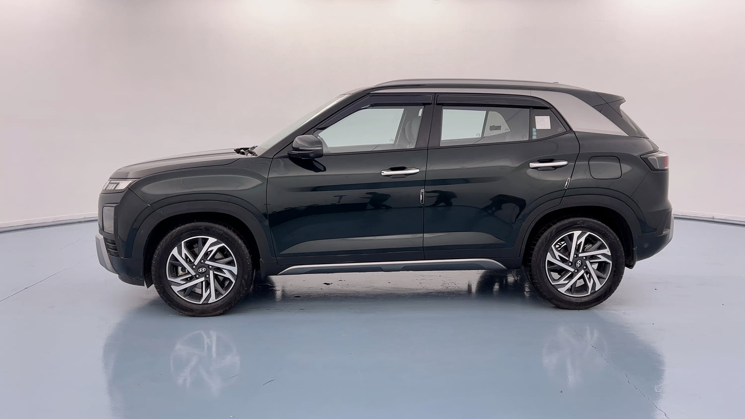 Used 2024 Hyundai Creta 1.5 MPi Petrol IVT SX(O) Petrol Automatic exterior LEFT SIDE VIEW