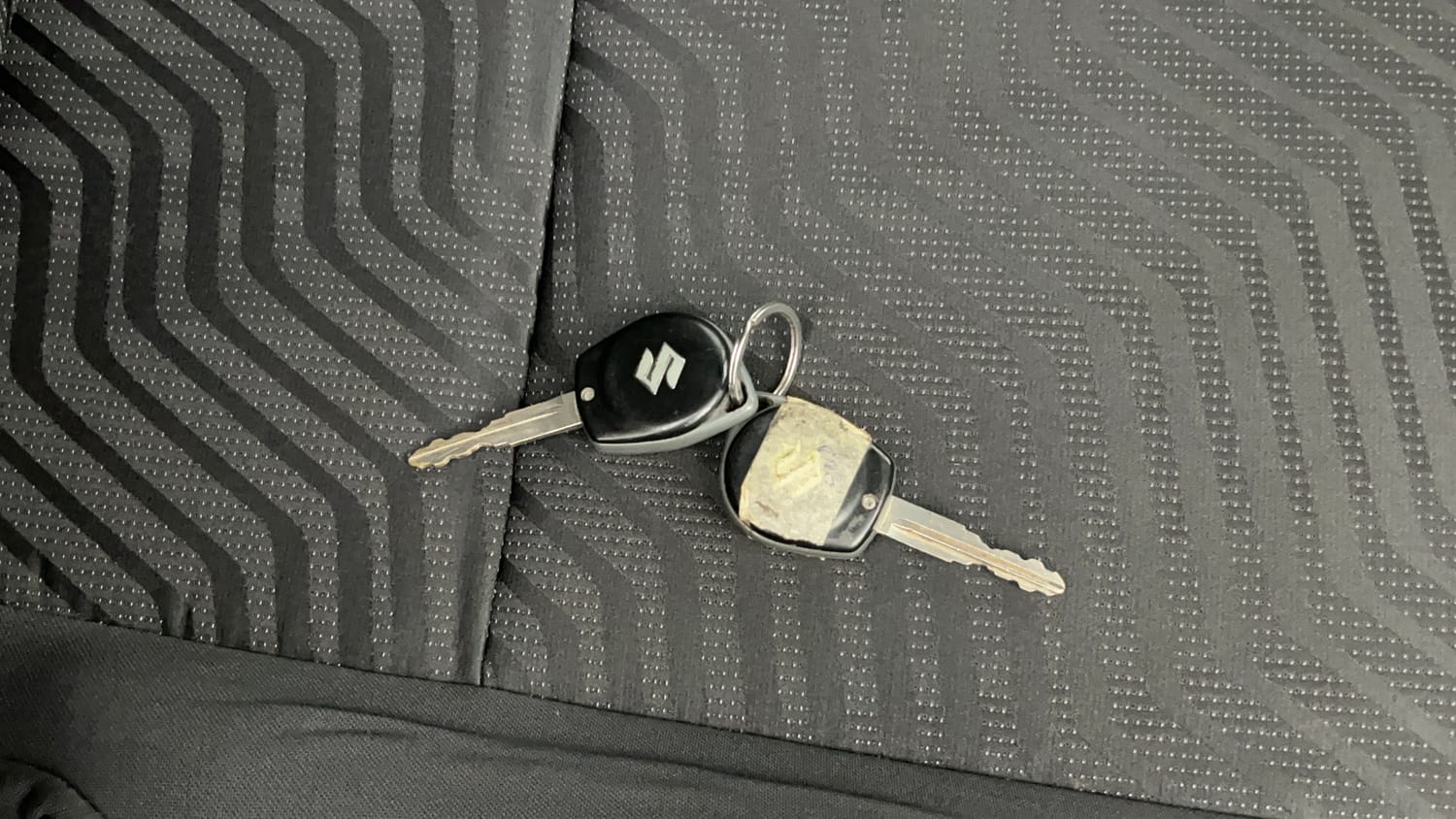 Used 2022 Maruti Suzuki Swift VXi Petrol Manual extra CAR KEY VIEW