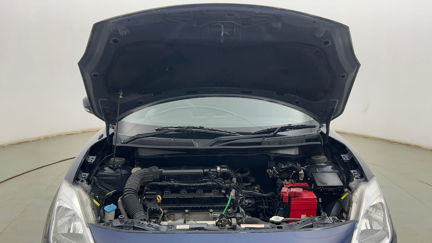 Used 2022 Maruti Suzuki Swift VXi Petrol Manual engine ENGINE & BONNET OPEN FRONT VIEW