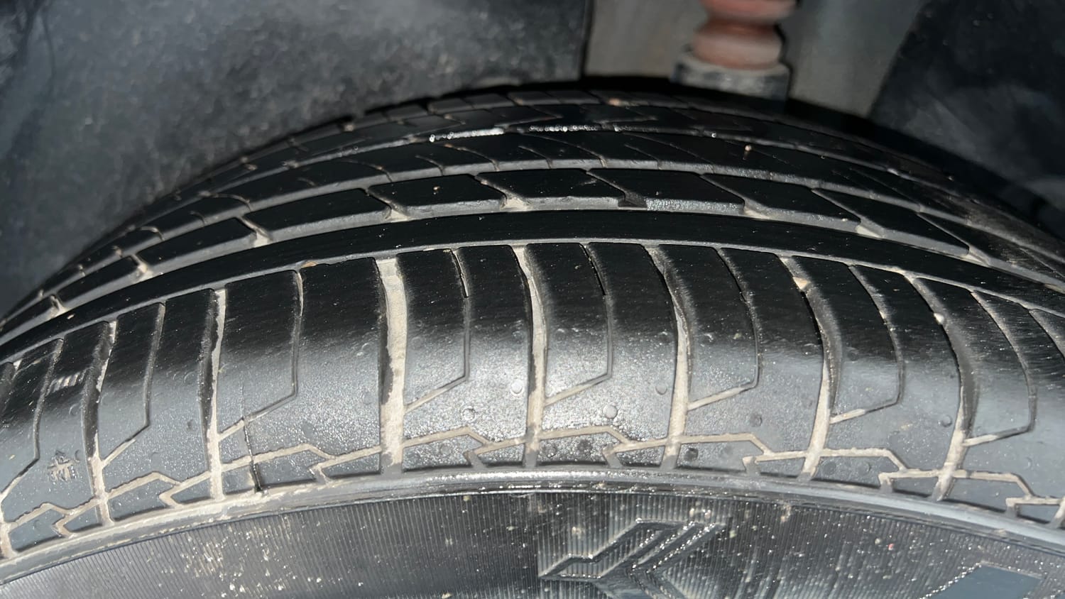 Used 2024 Hyundai Creta 1.5 MPi Petrol IVT SX(O) Petrol Automatic tyres LEFT REAR TYRE TREAD VIEW