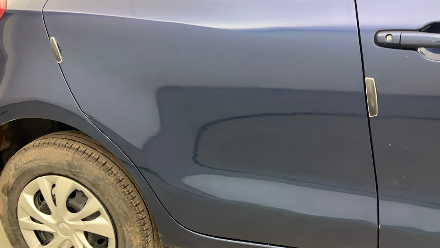 Used 2022 Maruti Suzuki Swift VXi Petrol Manual dents MINOR SCRATCH