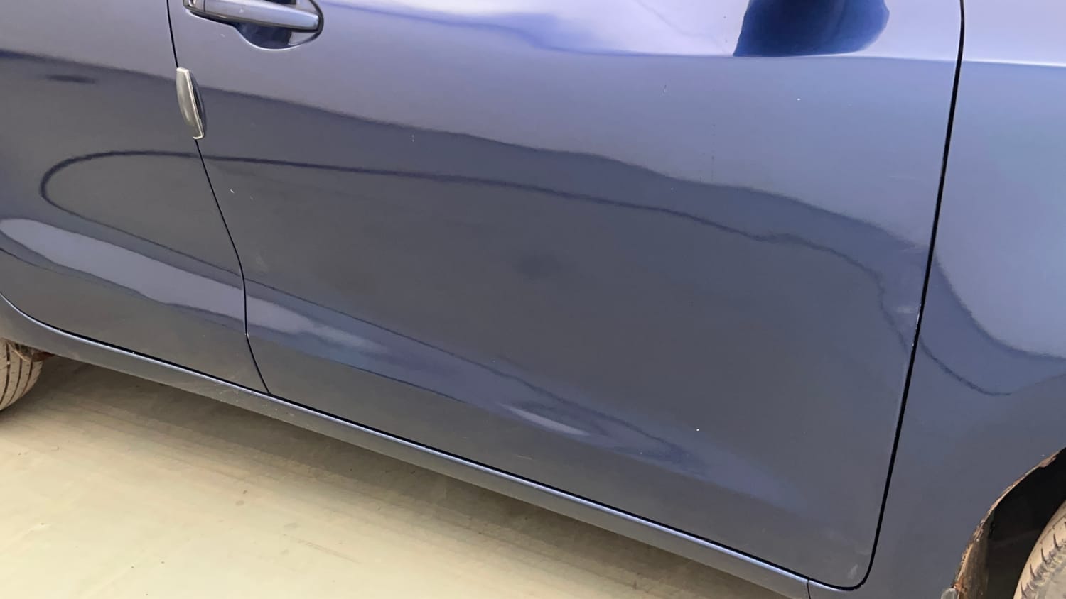 Used 2022 Maruti Suzuki Swift VXi Petrol Manual dents MINOR SCRATCH
