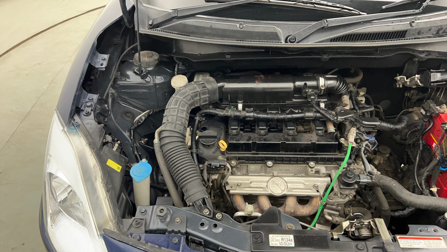 Used 2022 Maruti Suzuki Swift VXi Petrol Manual engine ENGINE RIGHT SIDE VIEW