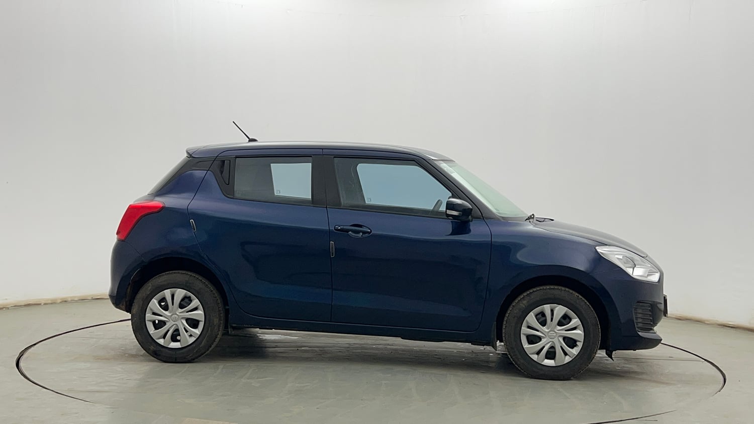 Used 2022 Maruti Suzuki Swift VXi Petrol Manual exterior RIGHT SIDE VIEW