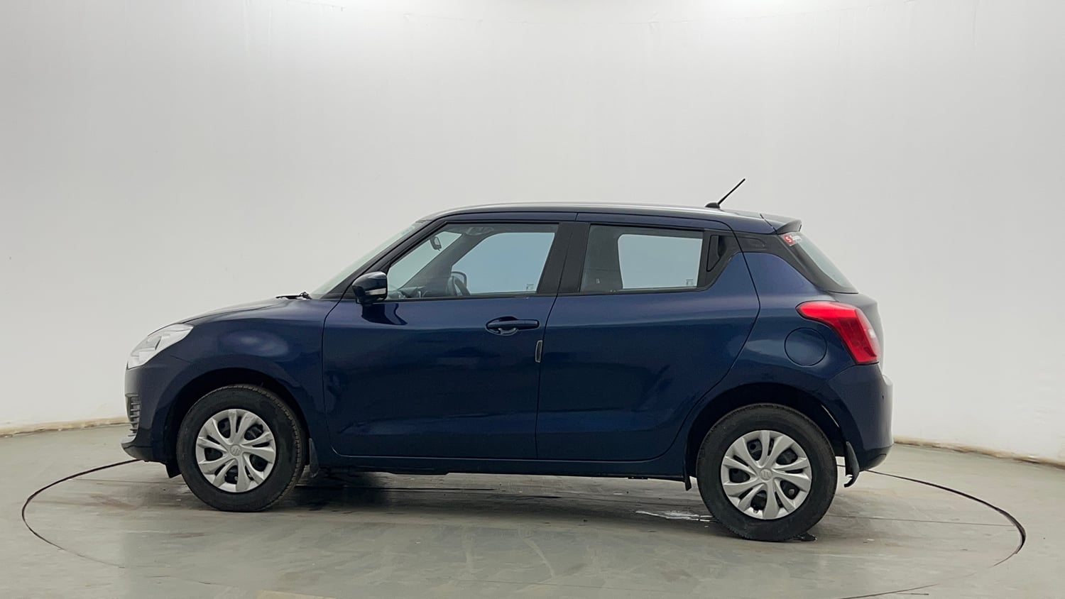 Used 2022 Maruti Suzuki Swift VXi Petrol Manual exterior LEFT SIDE VIEW