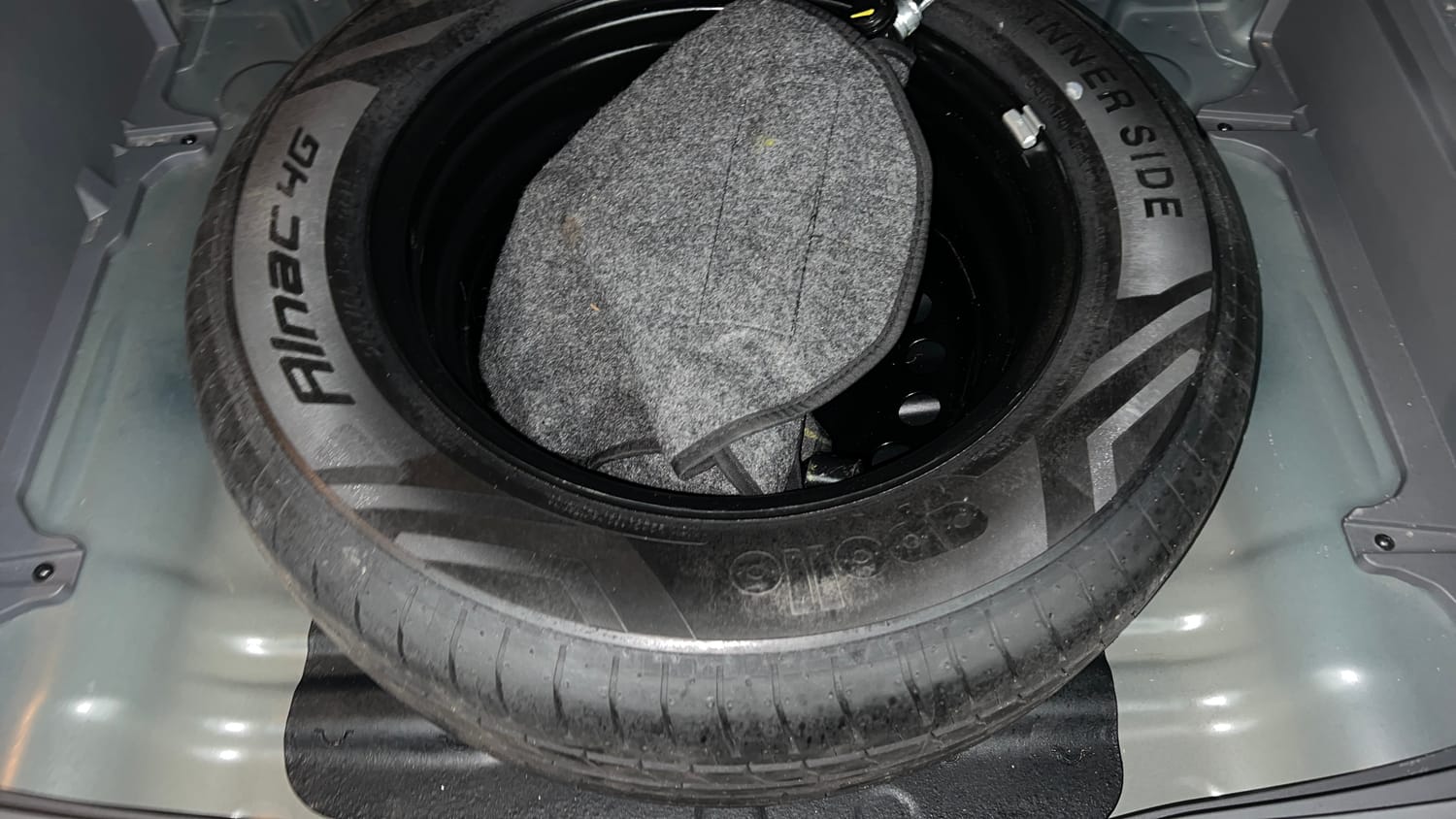 Used 2024 Hyundai Creta 1.5 MPi Petrol IVT SX(O) Petrol Automatic tyres SPARE TYRE VIEW