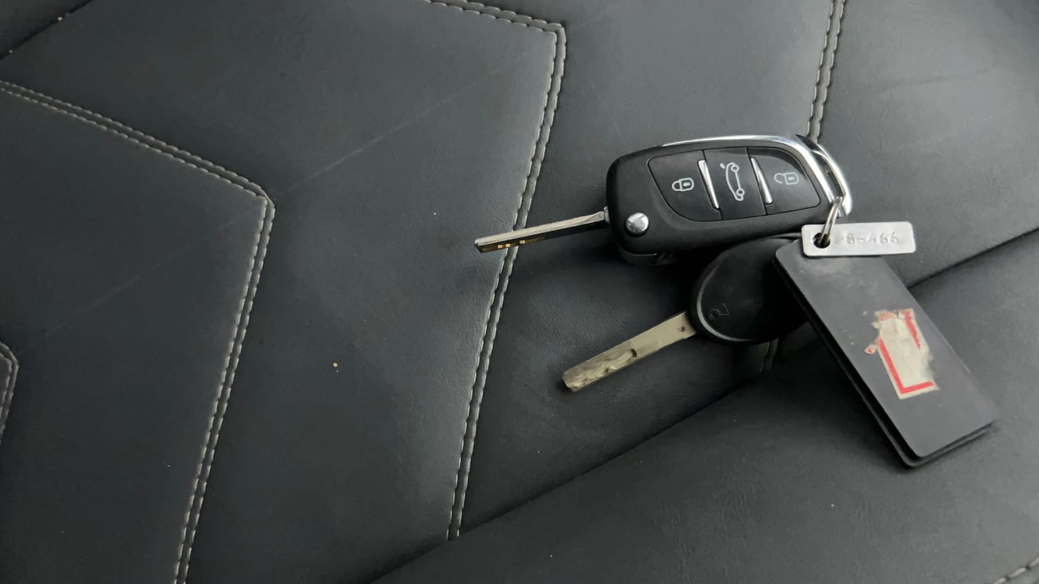 Used 2018 Tata Nexon XMA Petrol Petrol Automatic extra CAR KEY VIEW