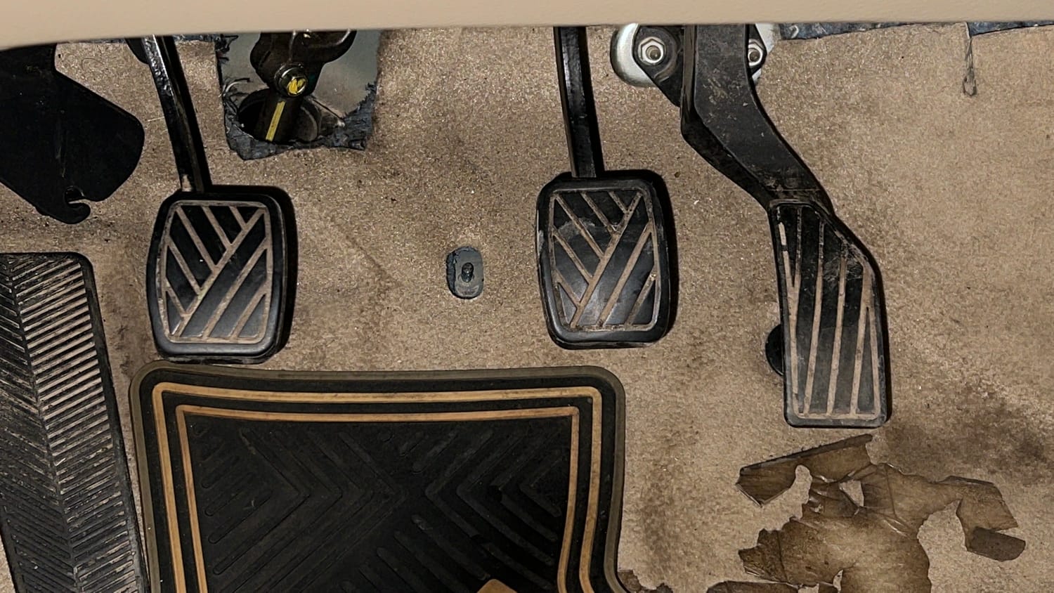 Used 2019 Maruti Suzuki Ciaz Alpha Hybrid 1.5 Petrol Manual interior PEDALS VIEW