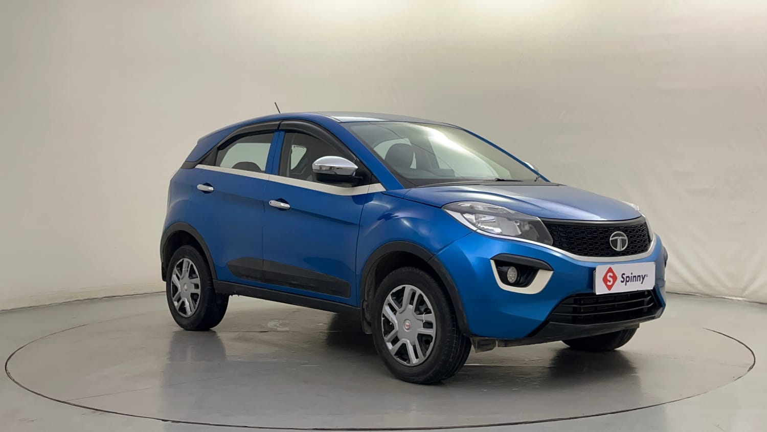 Used 2018 Tata Nexon XMA Petrol Petrol Automatic exterior RIGHT FRONT CORNER VIEW