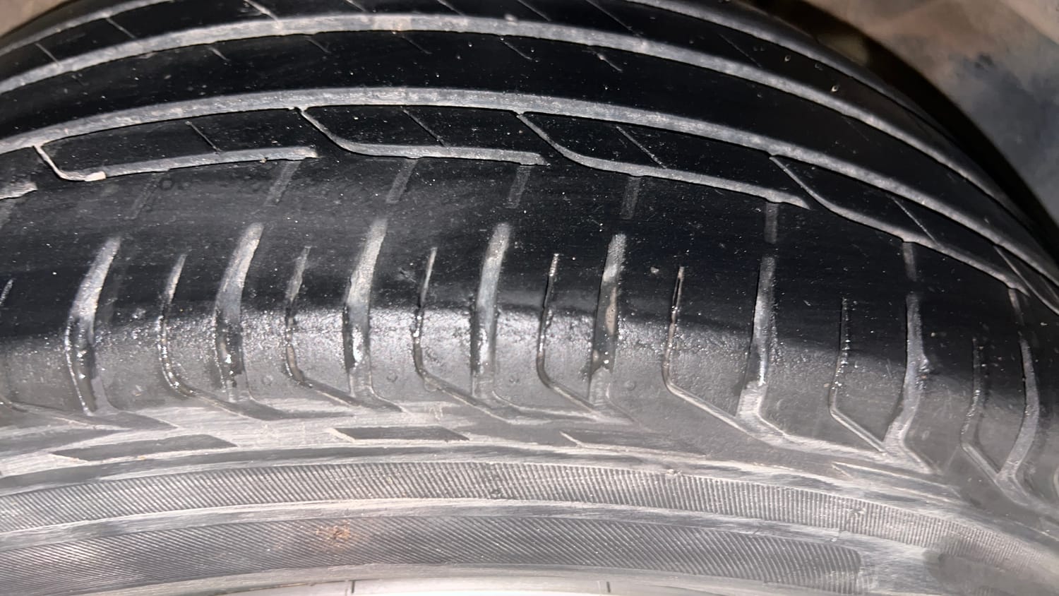 Used 2018 Tata Nexon XMA Petrol Petrol Automatic tyres LEFT REAR TYRE TREAD VIEW