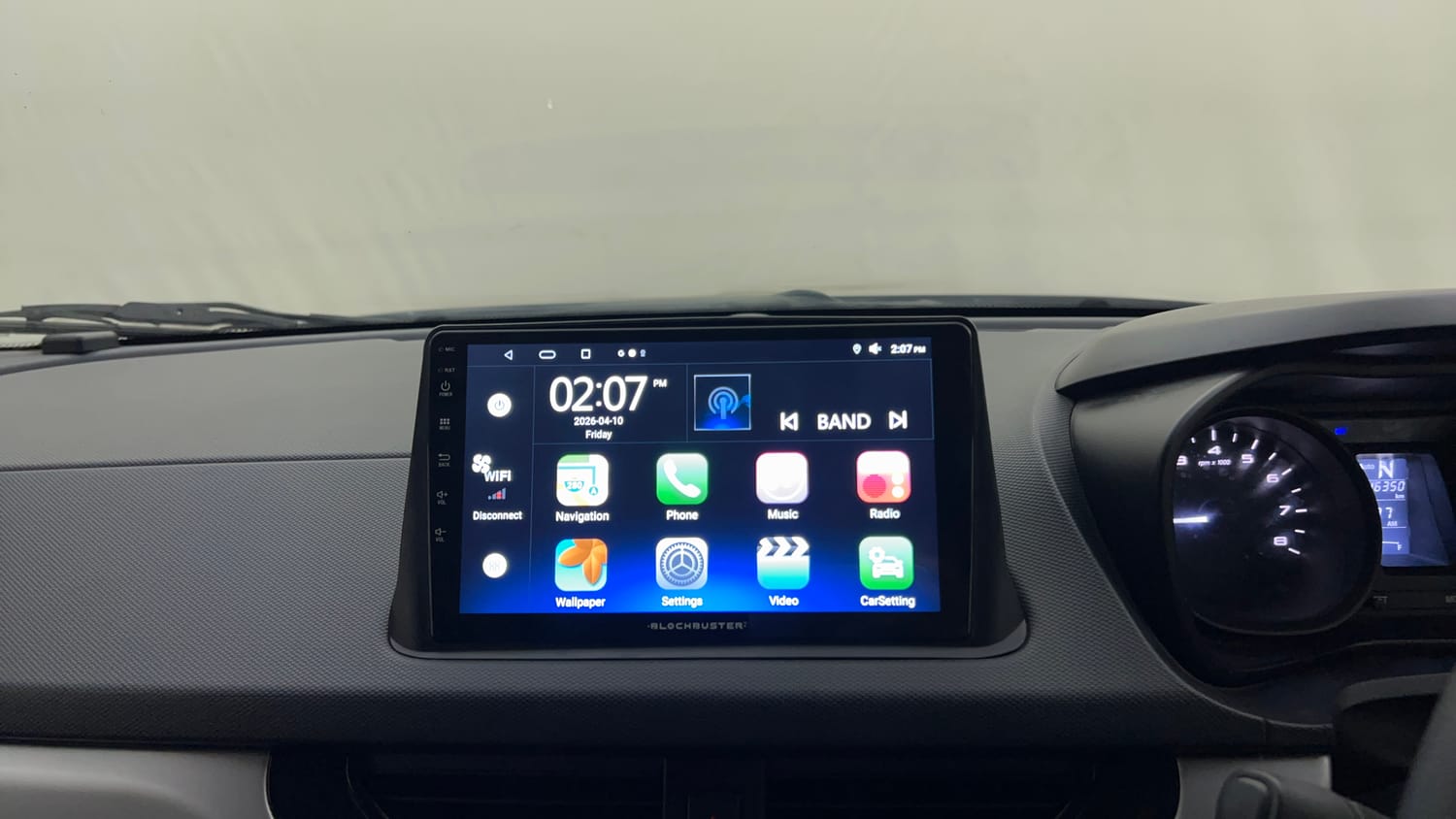 Used 2018 Tata Nexon XMA Petrol Petrol Automatic top_features Integrated (in-dash) music system