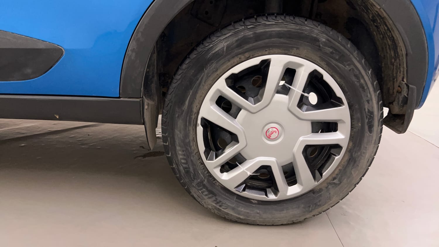 Used 2018 Tata Nexon XMA Petrol Petrol Automatic tyres LEFT REAR TYRE RIM VIEW