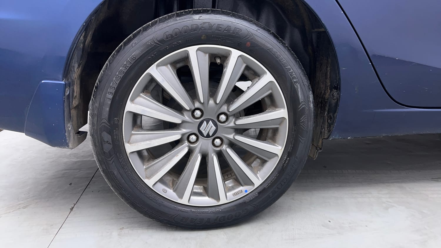 Used 2019 Maruti Suzuki Ciaz Alpha Hybrid 1.5 Petrol Manual tyres RIGHT REAR TYRE RIM VIEW