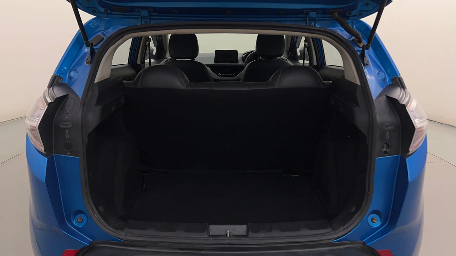 Used 2018 Tata Nexon XMA Petrol Petrol Automatic interior DICKY INSIDE VIEW