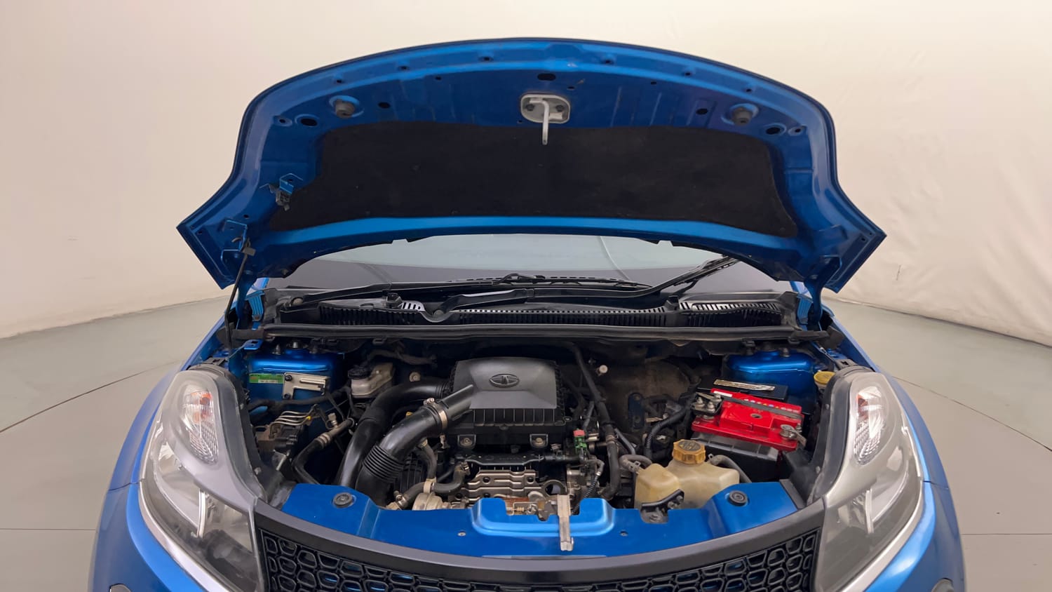 Used 2018 Tata Nexon XMA Petrol Petrol Automatic engine ENGINE & BONNET OPEN FRONT VIEW