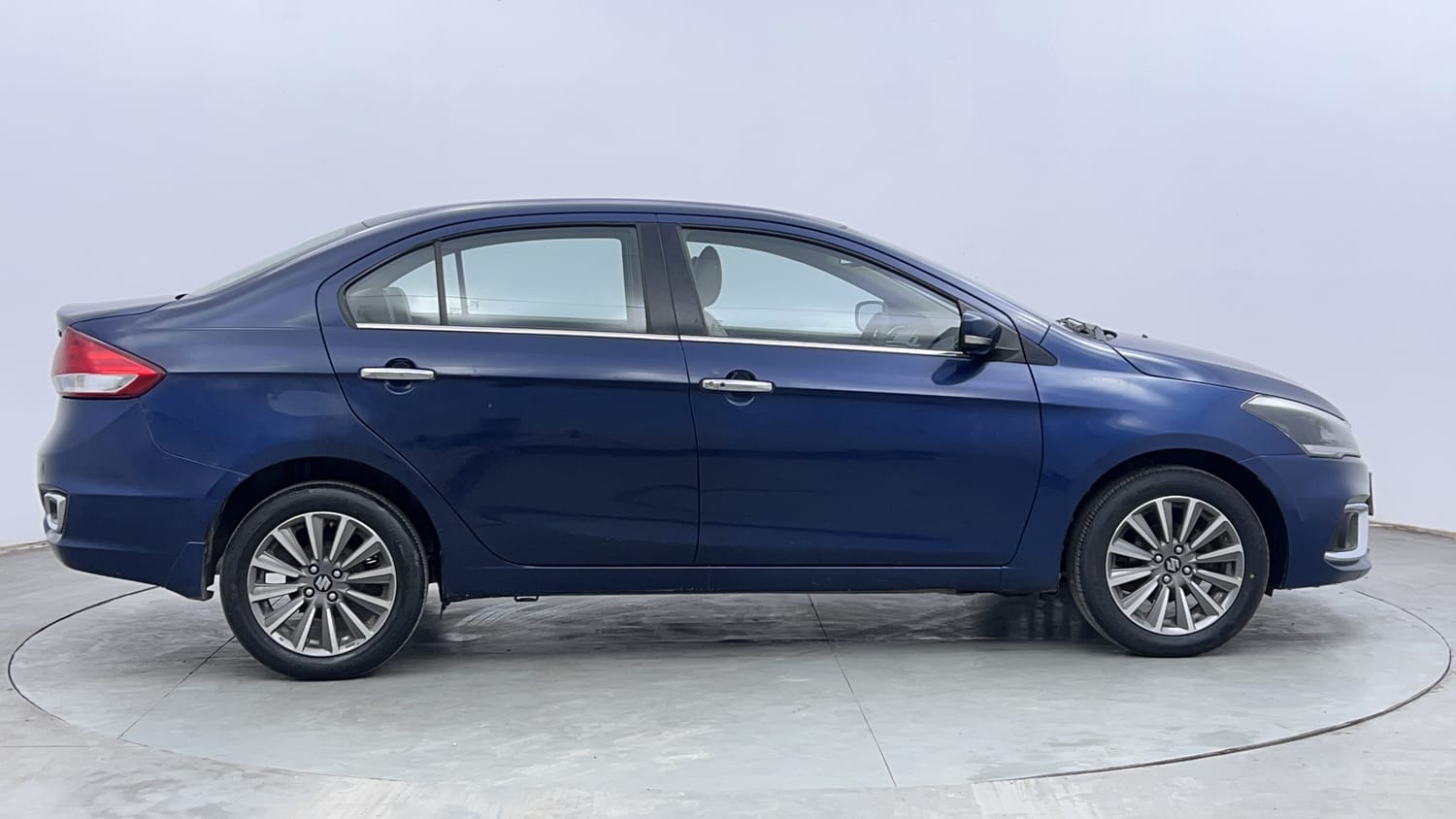 Used 2019 Maruti Suzuki Ciaz Alpha Hybrid 1.5 Petrol Manual exterior RIGHT SIDE VIEW