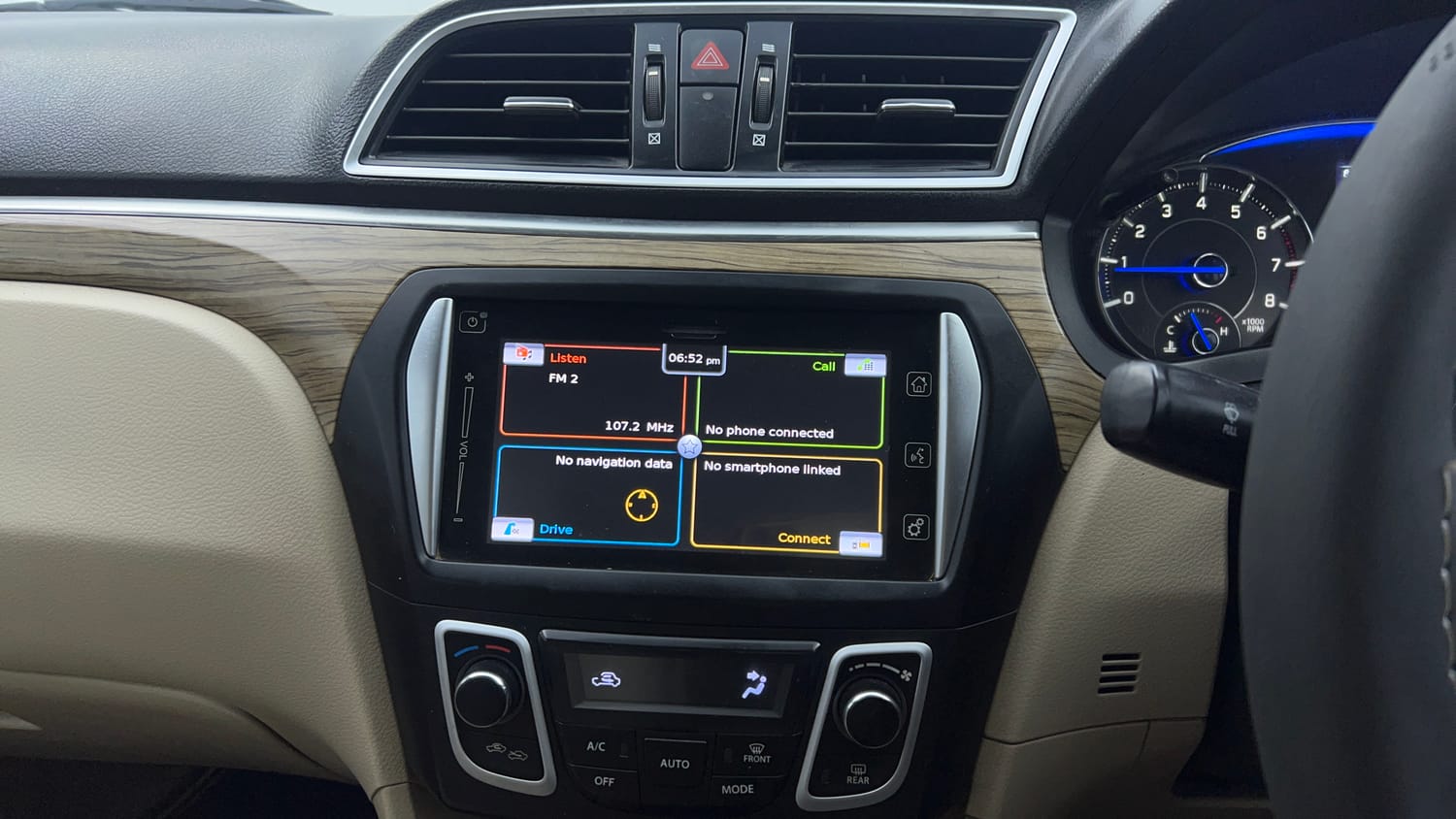 Used 2019 Maruti Suzuki Ciaz Alpha Hybrid 1.5 Petrol Manual top_features Integrated (in-dash) music system