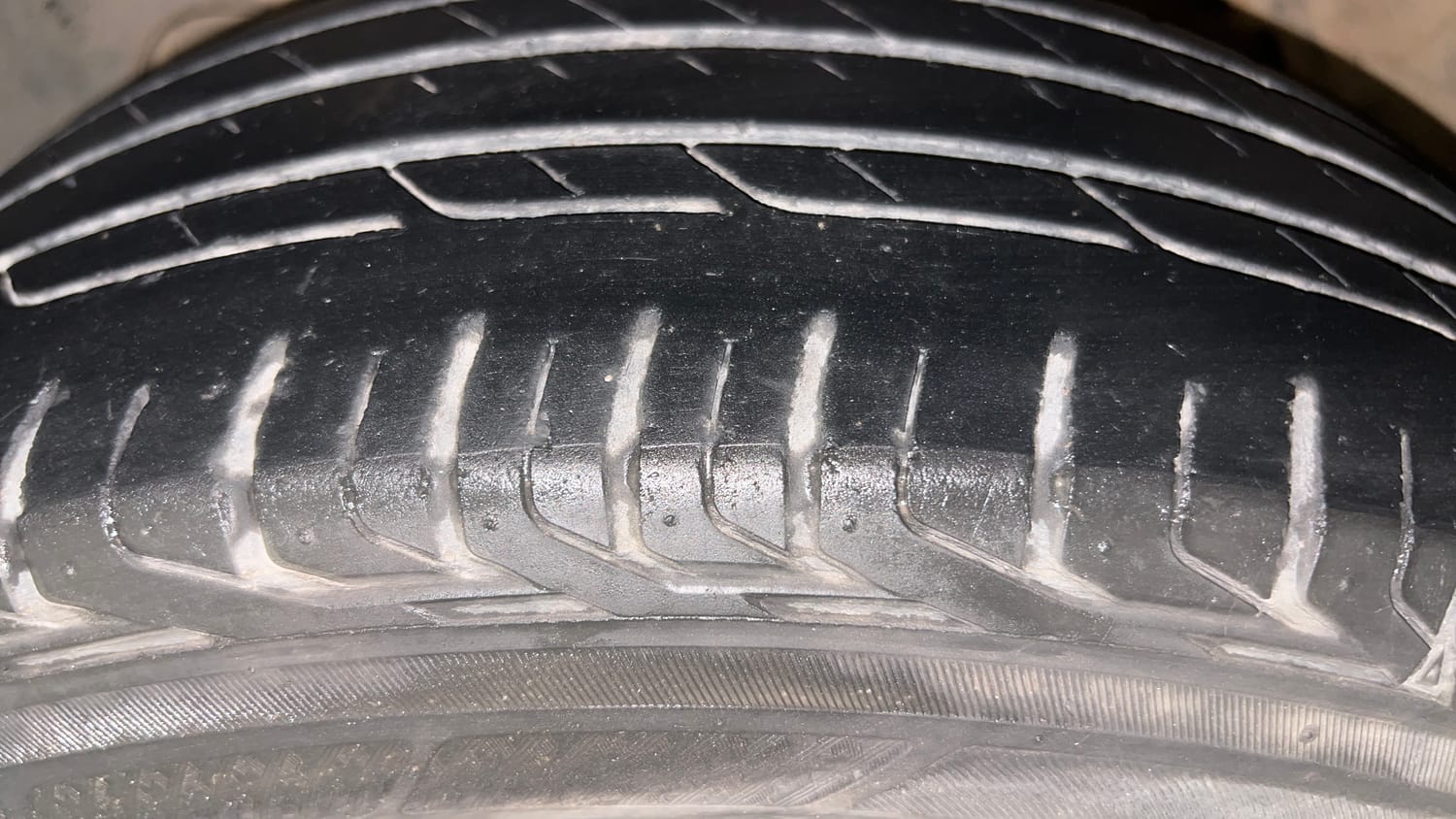 Used 2018 Tata Nexon XMA Petrol Petrol Automatic tyres LEFT FRONT TYRE TREAD VIEW