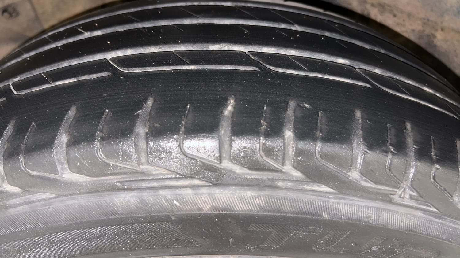 Used 2018 Tata Nexon XMA Petrol Petrol Automatic tyres RIGHT REAR TYRE TREAD VIEW