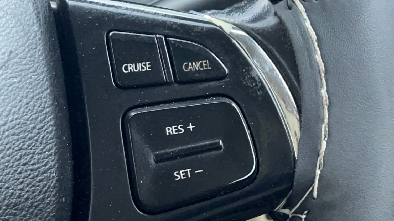 Used 2019 Maruti Suzuki Ciaz Alpha Hybrid 1.5 Petrol Manual top_features Cruise control