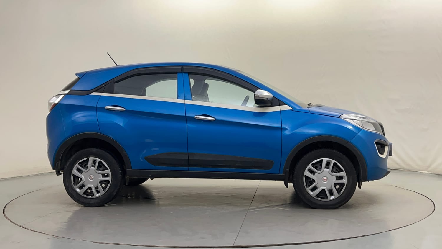 Used 2018 Tata Nexon XMA Petrol Petrol Automatic exterior RIGHT SIDE VIEW
