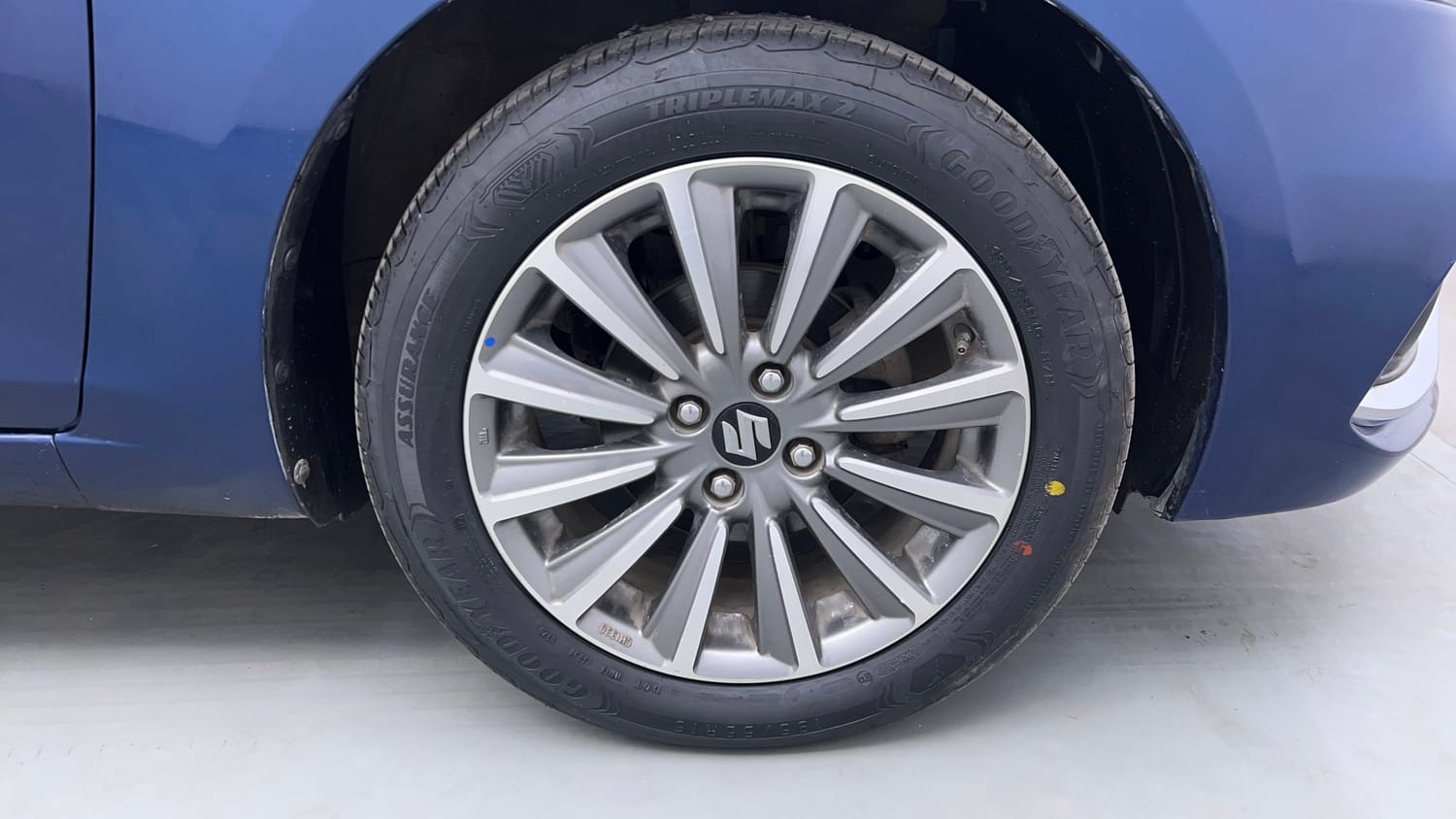Used 2019 Maruti Suzuki Ciaz Alpha Hybrid 1.5 Petrol Manual tyres RIGHT FRONT TYRE RIM VIEW