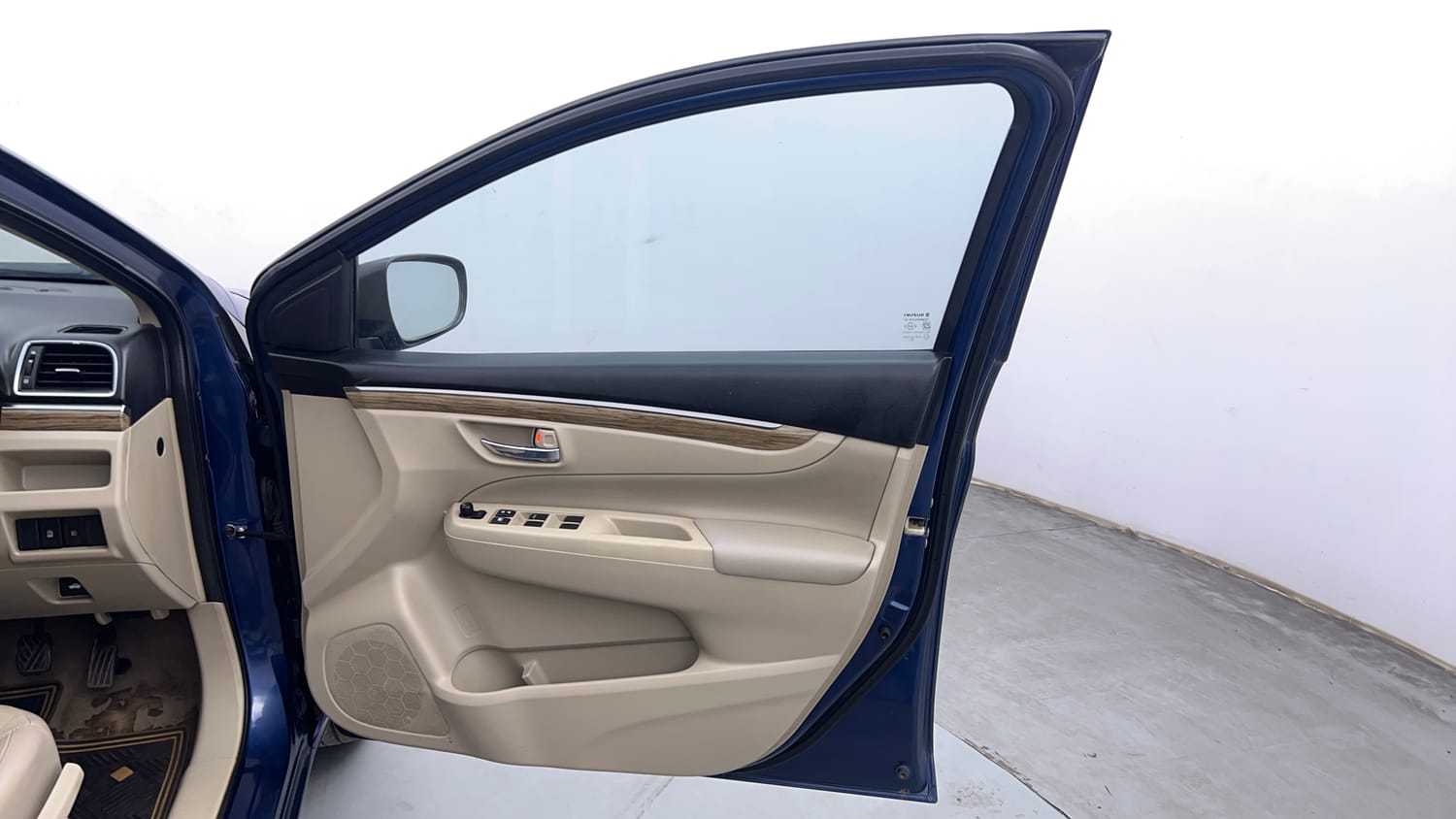 Used 2019 Maruti Suzuki Ciaz Alpha Hybrid 1.5 Petrol Manual interior RIGHT FRONT DOOR OPEN VIEW