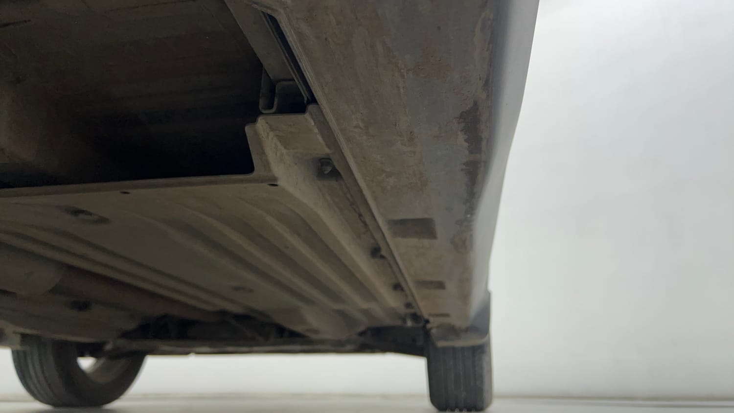 Used 2023 Toyota Urban Cruiser Hyryder V Neodrive AWD Dual tone Petrol Manual extra REAR RIGHT UNDERBODY VIEW