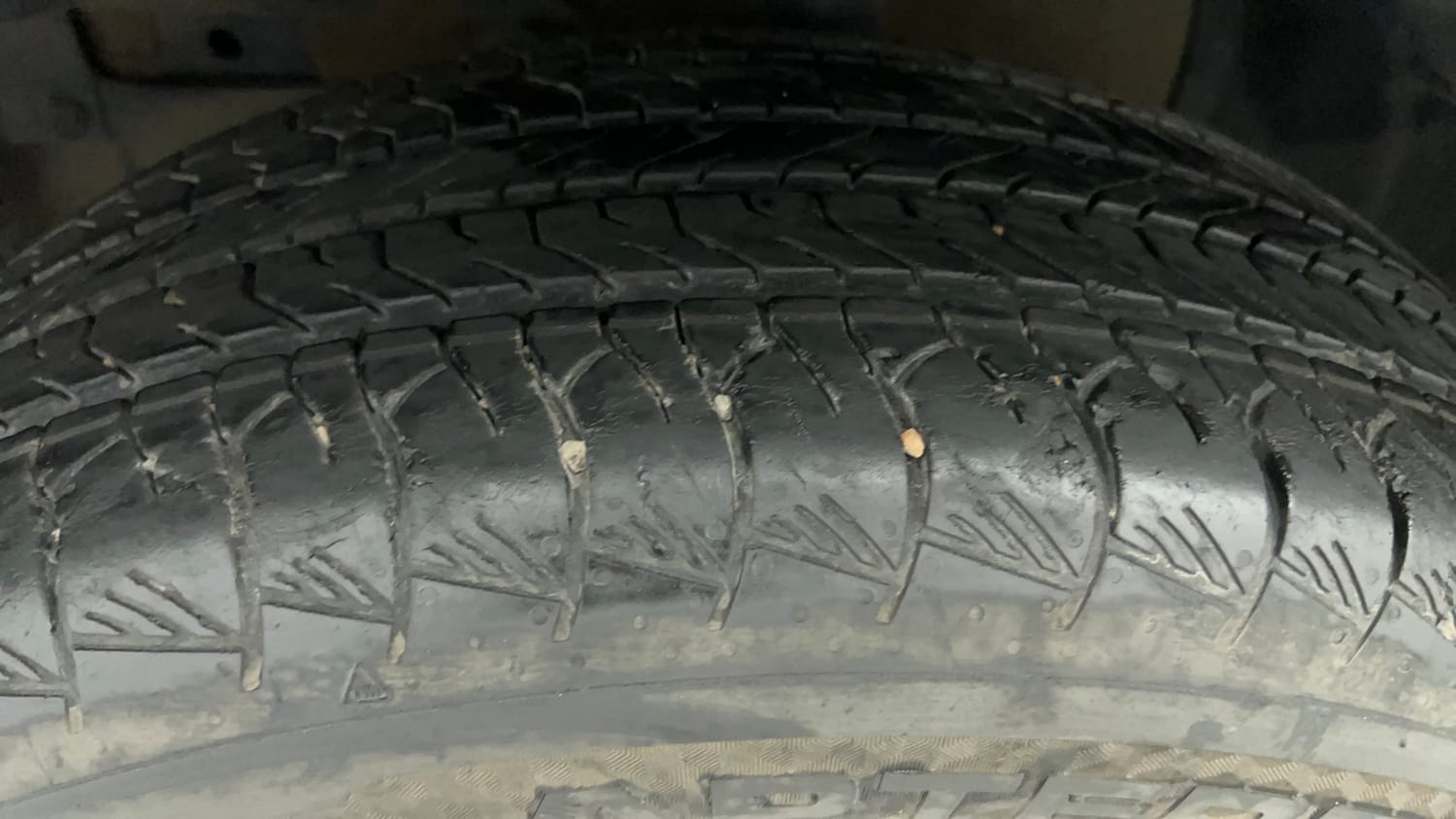 Used 2023 Toyota Urban Cruiser Hyryder V Neodrive AWD Dual tone Petrol Manual tyres LEFT FRONT TYRE TREAD VIEW