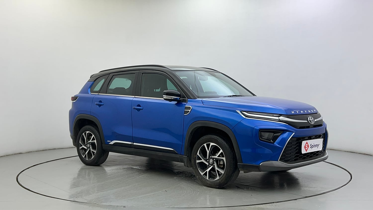 Used 2023 Toyota Urban Cruiser Hyryder V Neodrive AWD Dual tone Petrol Manual exterior RIGHT FRONT CORNER VIEW