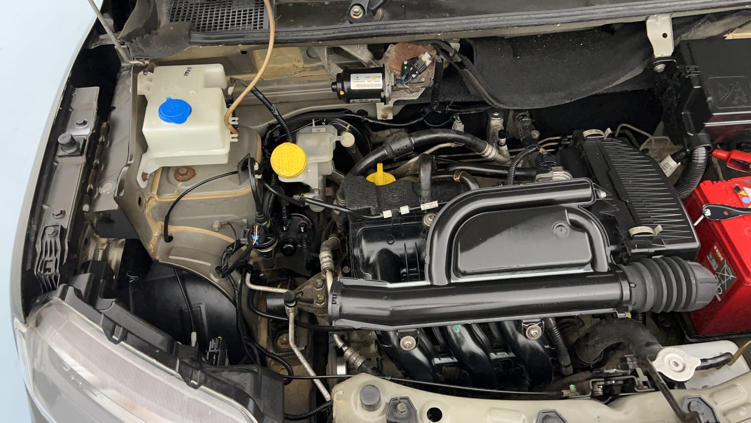 Used 2020 Renault Kwid RXL 1.0 MT Petrol Manual engine ENGINE RIGHT SIDE VIEW