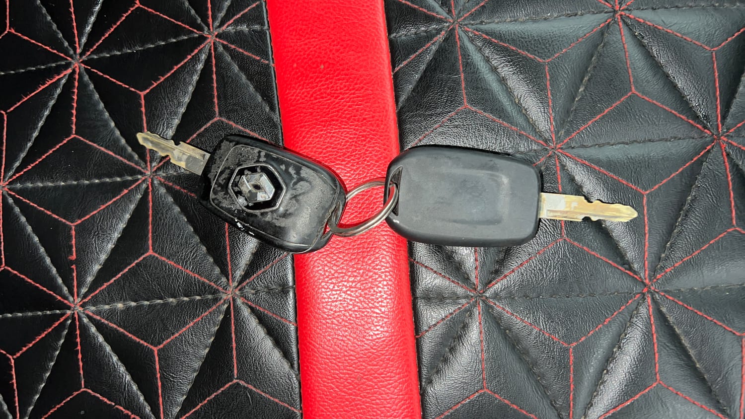 Used 2020 Renault Kwid RXL 1.0 MT Petrol Manual extra CAR KEY VIEW