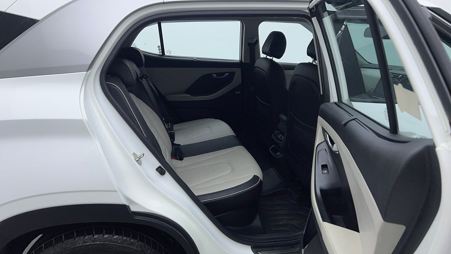 Used 2024 Hyundai Creta SX (O) 1.5 Petrol IVT Petrol Automatic interior RIGHT SIDE REAR DOOR CABIN VIEW