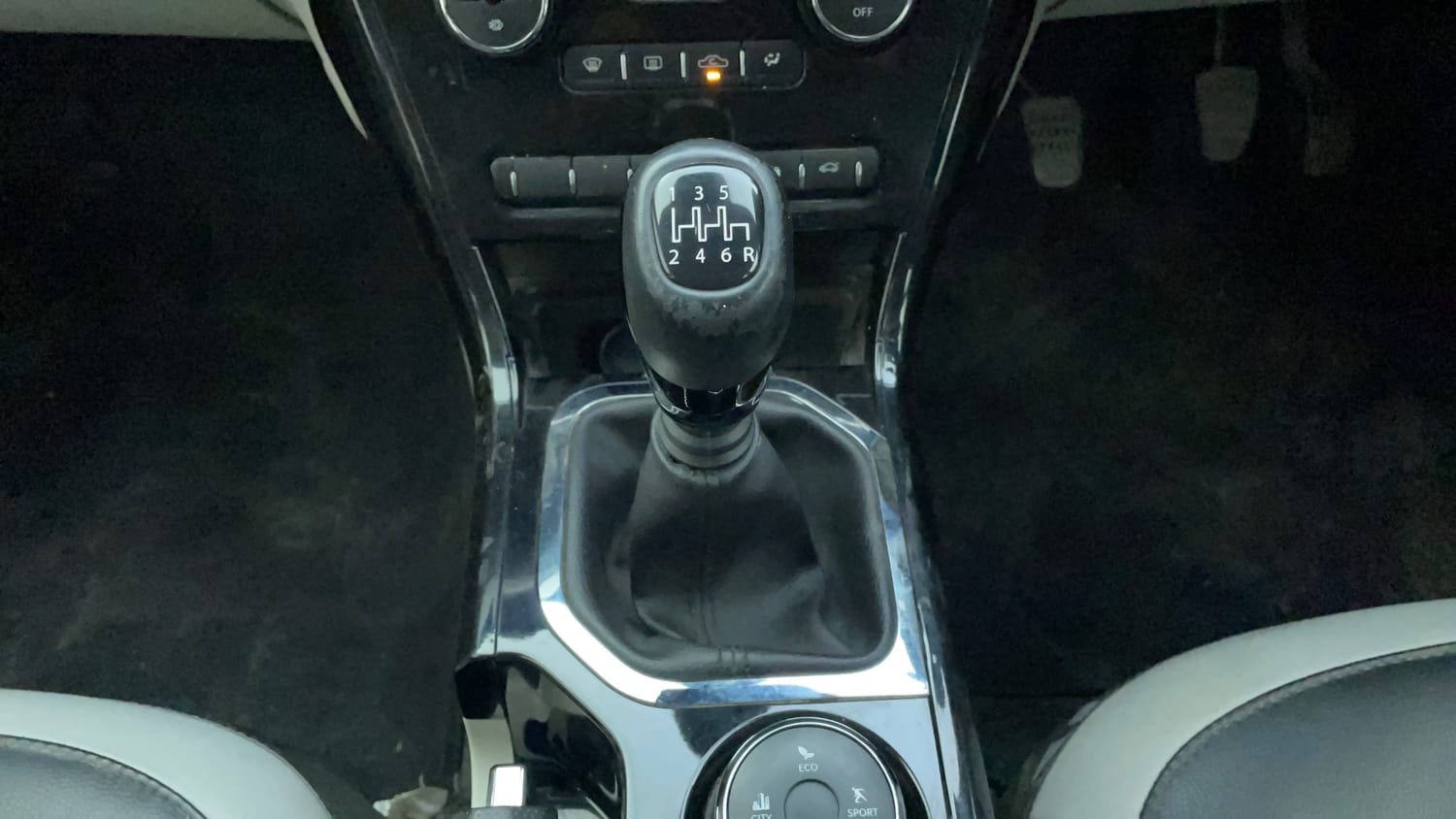 Used 2023 Tata Nexon XZ Plus (S) Petrol Manual interior GEAR  KNOB VIEW