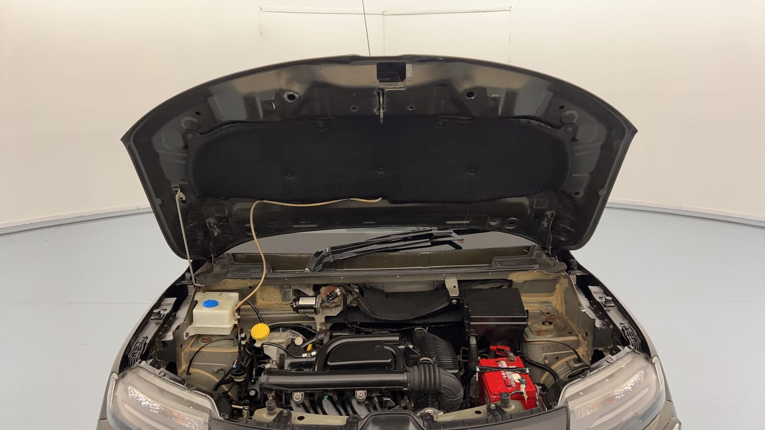 Used 2020 Renault Kwid RXL 1.0 MT Petrol Manual engine ENGINE & BONNET OPEN FRONT VIEW