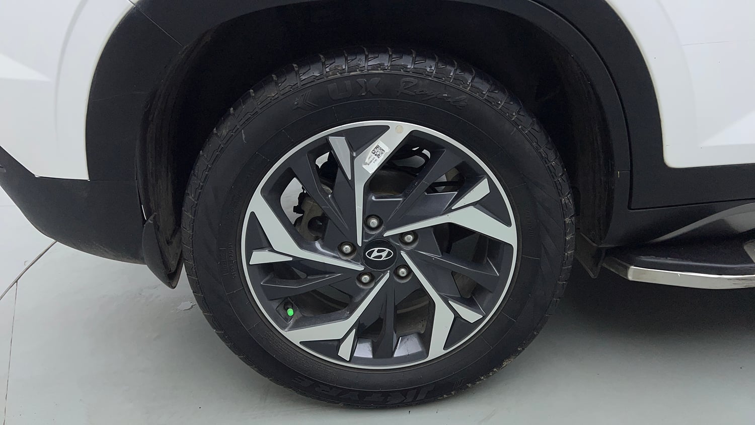 Used 2024 Hyundai Creta SX (O) 1.5 Petrol IVT Petrol Automatic tyres RIGHT REAR TYRE RIM VIEW