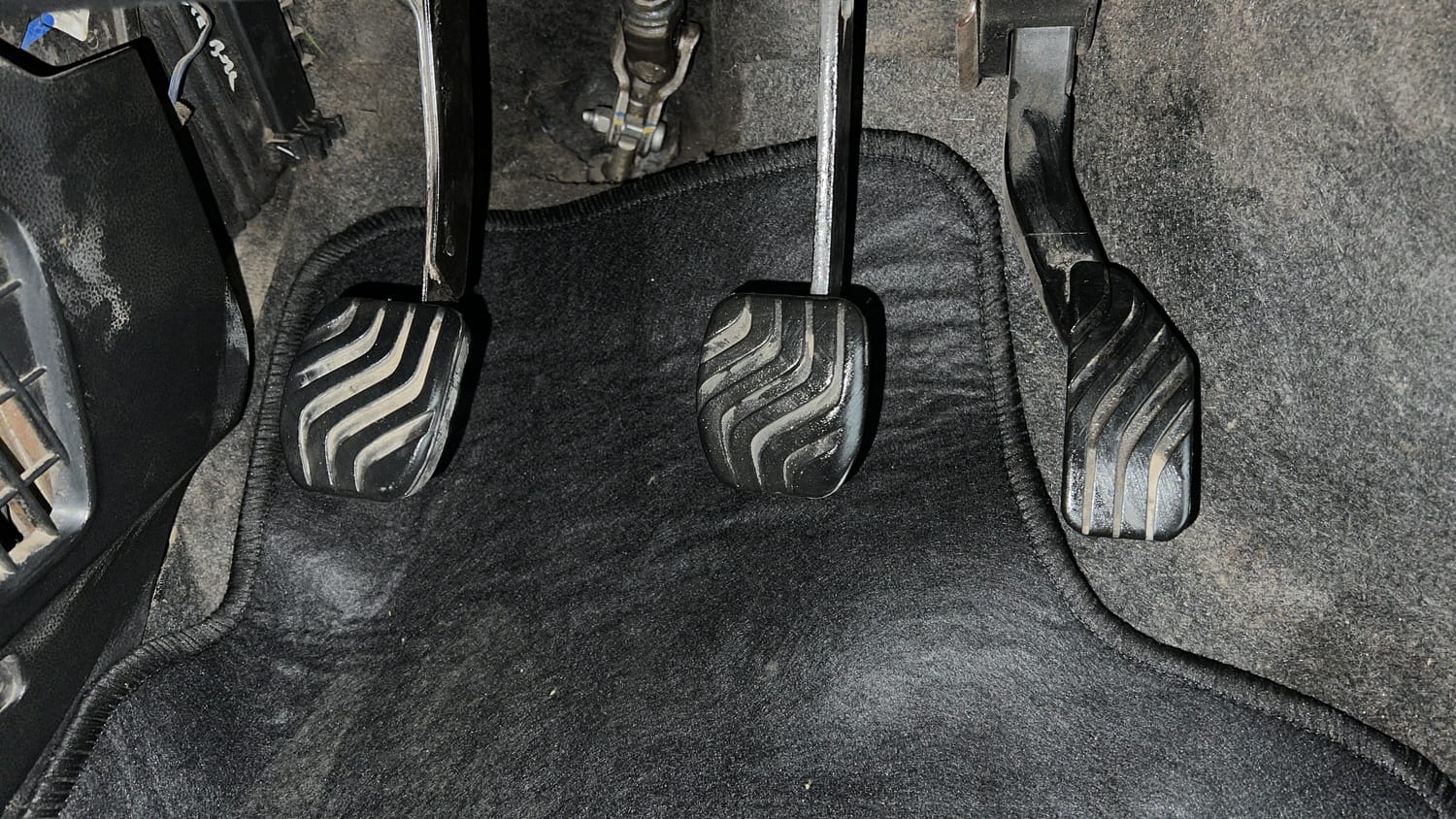 Used 2020 Renault Kwid RXL 1.0 MT Petrol Manual interior PEDALS VIEW