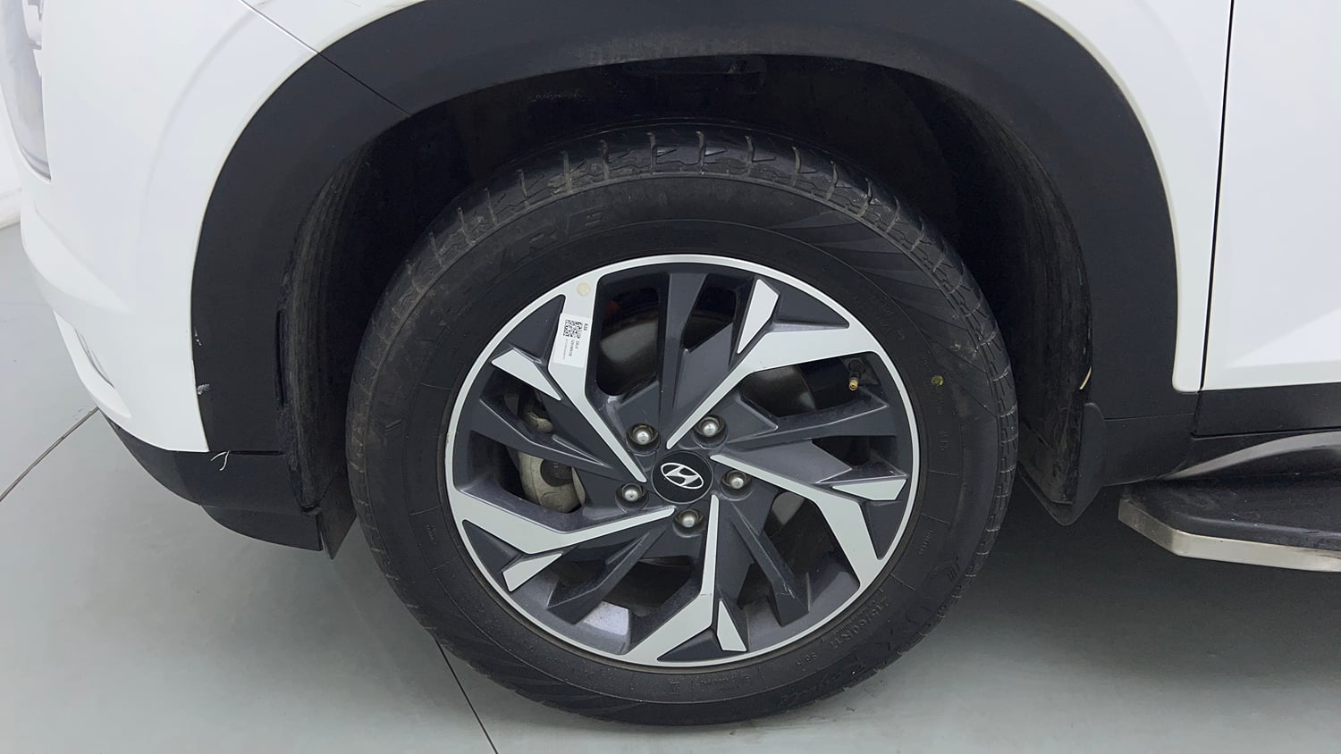 Used 2024 Hyundai Creta SX (O) 1.5 Petrol IVT Petrol Automatic tyres LEFT FRONT TYRE RIM VIEW