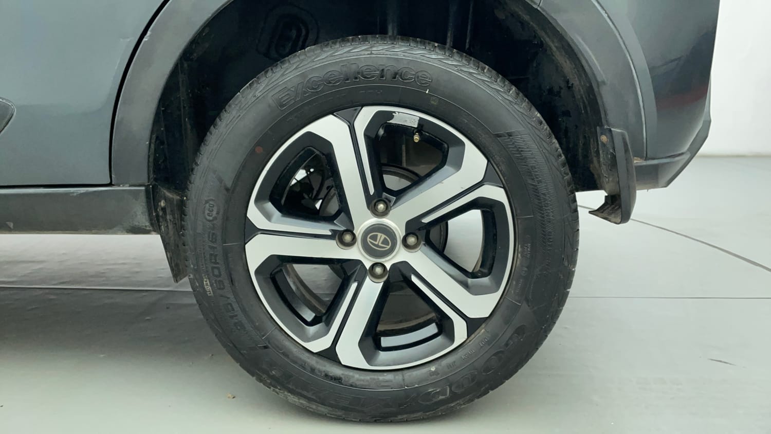 Used 2023 Tata Nexon XZ Plus (S) Petrol Manual tyres LEFT REAR TYRE RIM VIEW