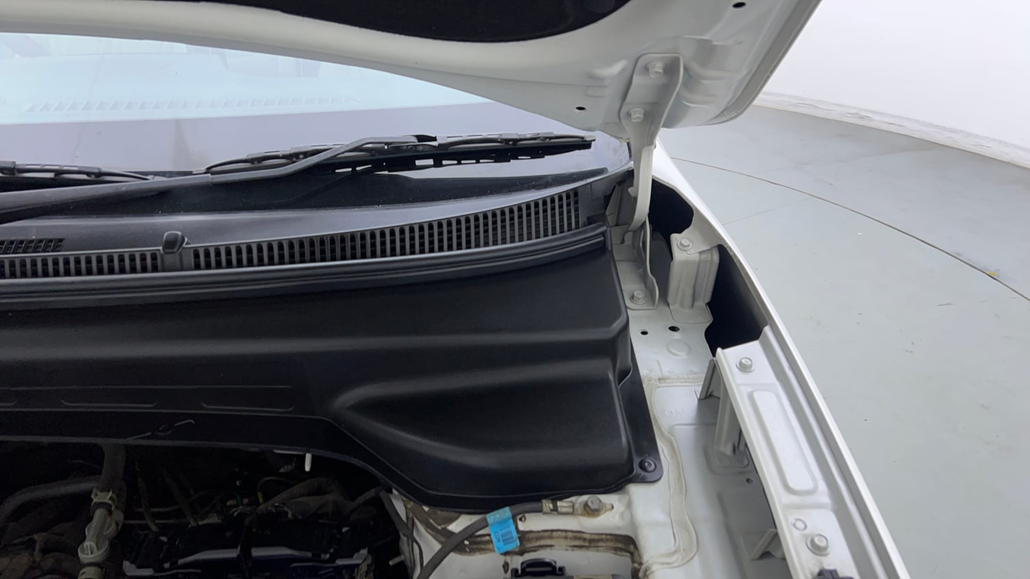 Used 2024 Hyundai Creta SX (O) 1.5 Petrol IVT Petrol Automatic engine ENGINE LEFT SIDE HINGE & APRON VIEW