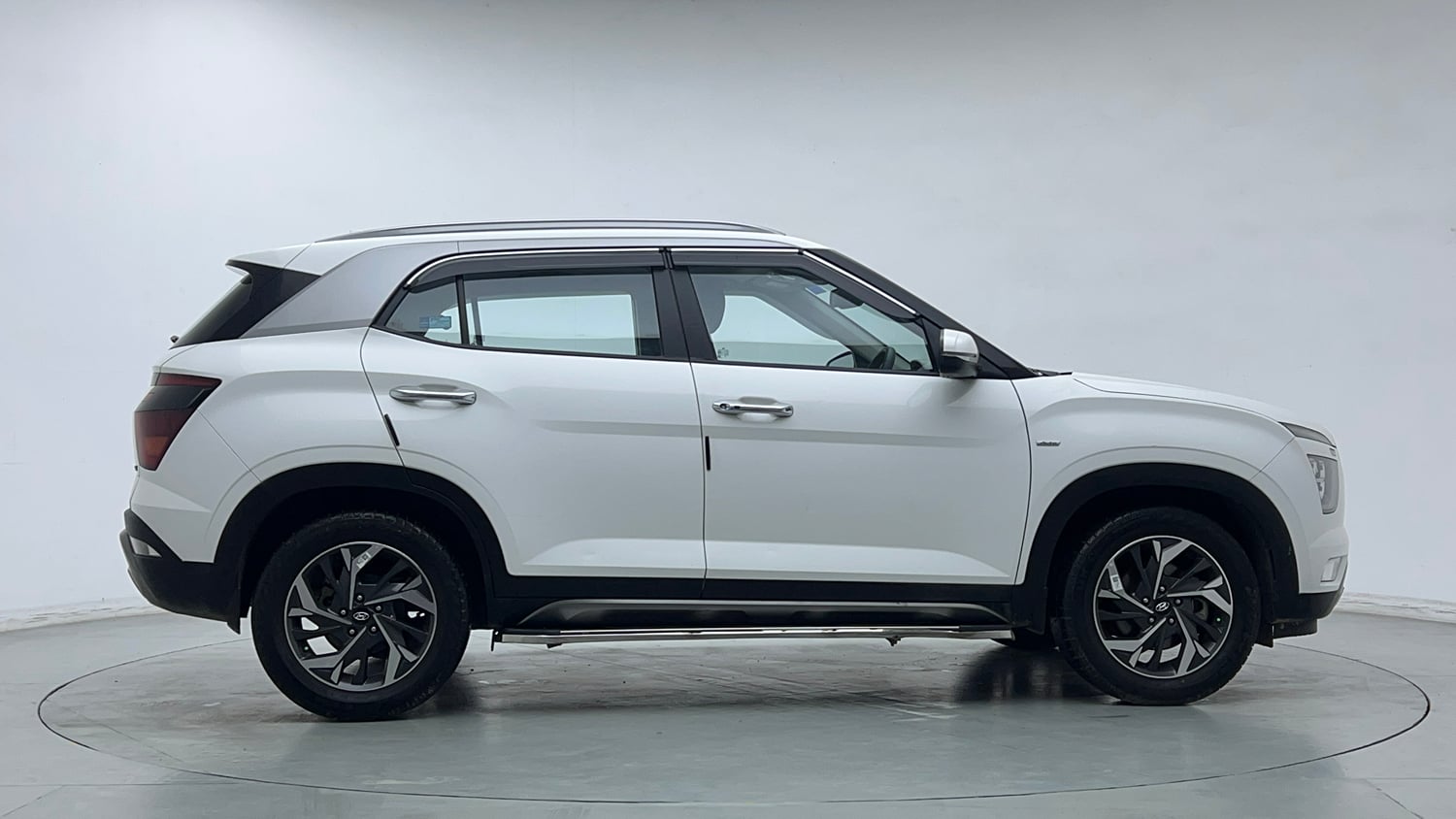 Used 2024 Hyundai Creta SX (O) 1.5 Petrol IVT Petrol Automatic exterior RIGHT SIDE VIEW