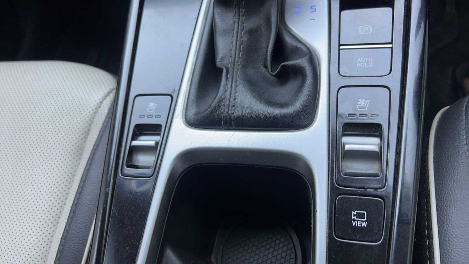Used 2024 Hyundai Creta SX (O) 1.5 Petrol IVT Petrol Automatic top_features Ventilated seats