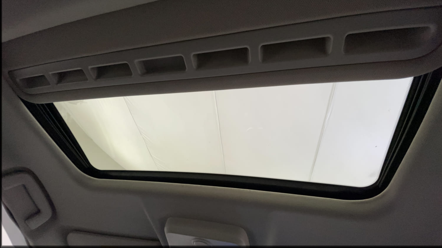 Used 2023 Tata Nexon XZ Plus (S) Petrol Manual top_features Sunroof